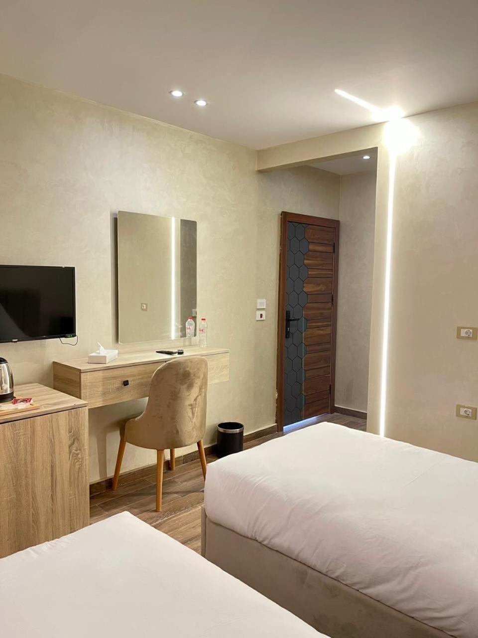 Hotel Cleopatra Tower Pyramid View Kafret el-Gabal Exterior foto